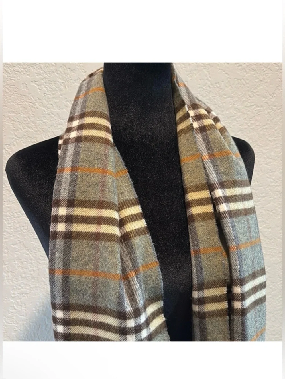 Burberry  Gray Plaid  100% LambWool Scarf with Fringe